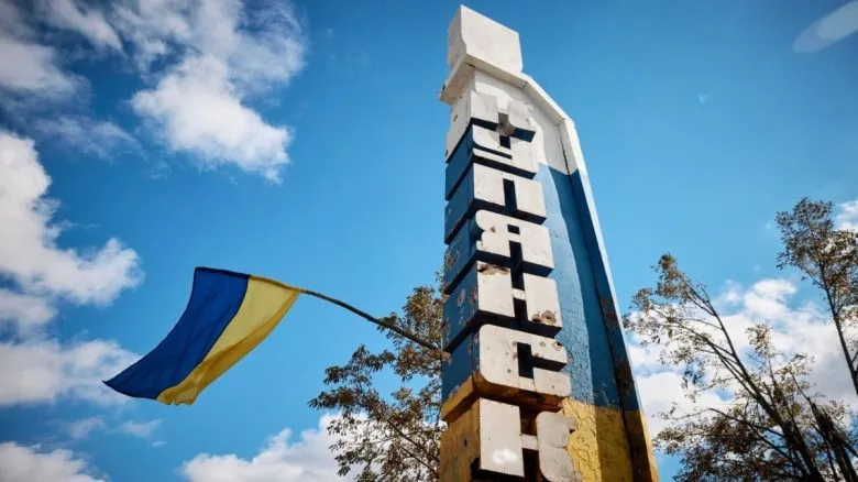 У Куп’янську внаслідок обстрілу поранено жінку та пошкоджено швидку
