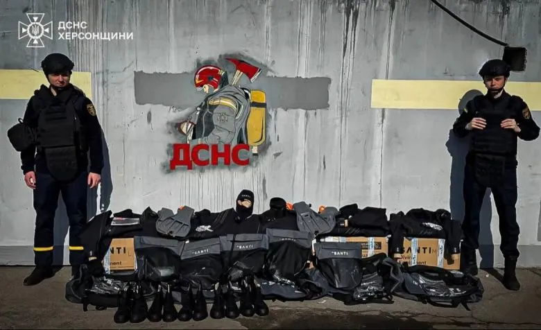 Херсонские спасатели получили современное оборудование для подводного разминирования