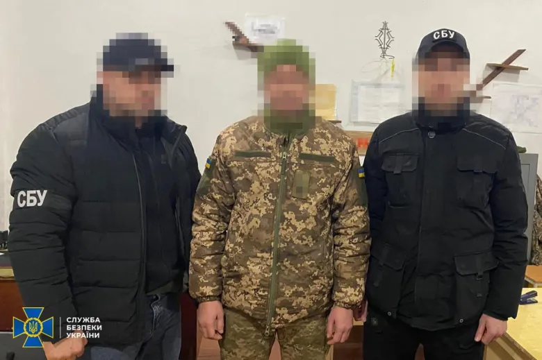 СБУ задержала коллаборанта, который работал на Россию и мобилизовался в ВСУ