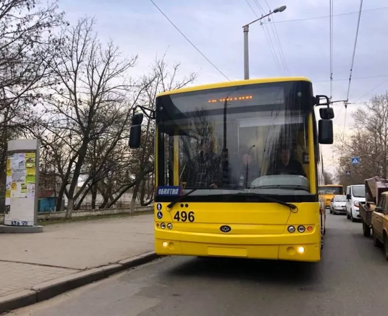 У Херсоні призупинили рух тролейбусів на кількох маршрутах