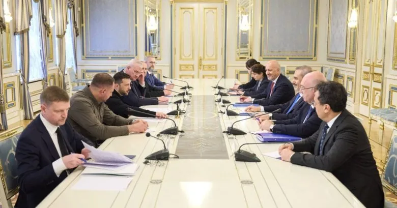 Зеленский: Украина готова к переговорам, но они должны быть подготовлены