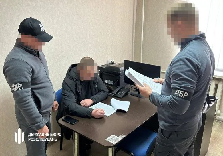 ДБР оголосило підозру посадовцю за завищені закупівлі хліба у військовій частині