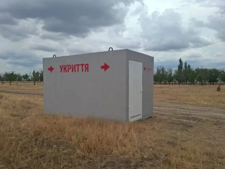 У Білозерській громаді Херсонщини встановлено ще 5 мобільних укриттів