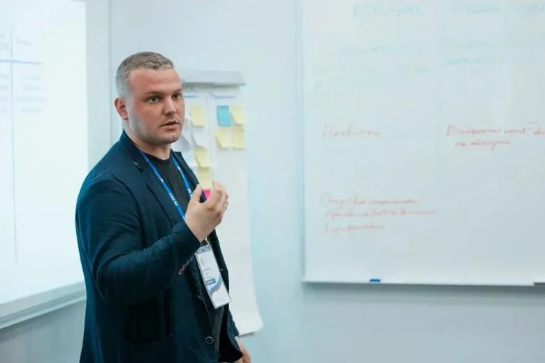 Псевдочиновнику з Нової Каховки оголошено підозру за колаборацію