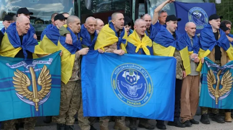 Защитники Украины с Херсонского направления вернулись из плена