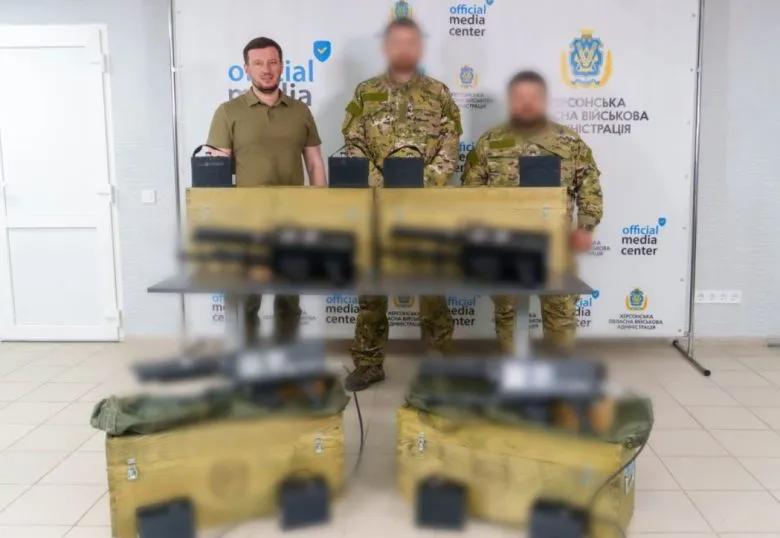 Патрульні поліцейські Херсонщини отримали нові комплекси РЕБ