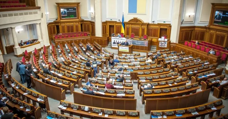Популярність російськомовних YouTube-каналів депутатів перевищує україномовні