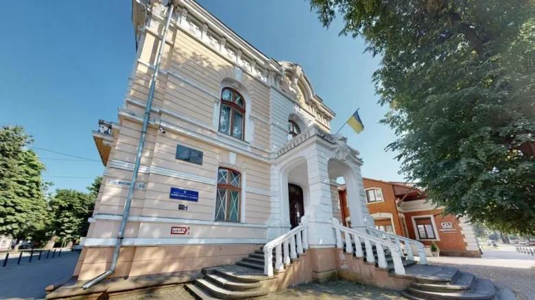 Музей Коломиї поповнився експонатами війни з Херсонщини