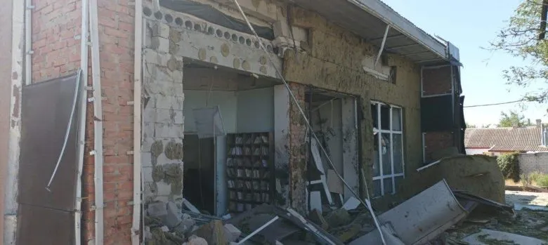 У Білозерці під завалами медзакладу знайдено тіло жінки