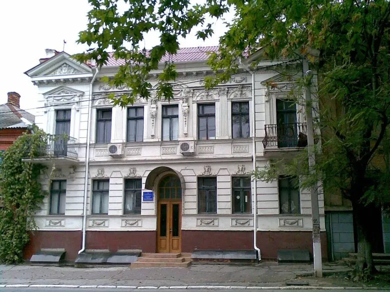 Руководитель Херсонской филармонии сожалеет о неукраденных инструментах