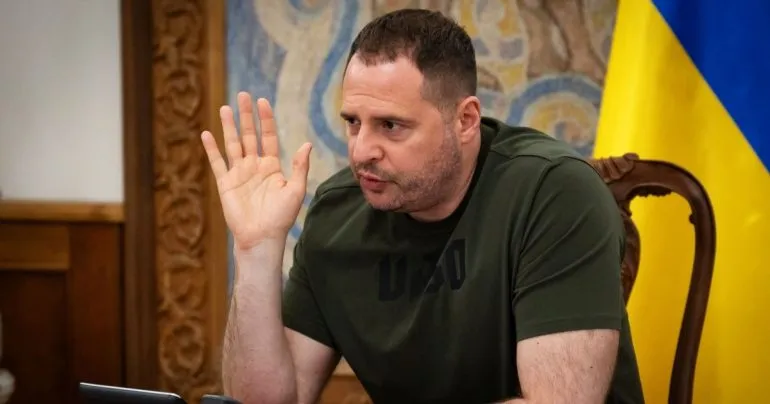 Троих юношей вывезли из оккупированных территорий Украины