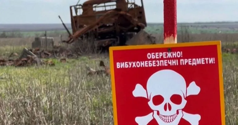 В Сумской области мужчина подорвался на российской мине во время сбора грибов