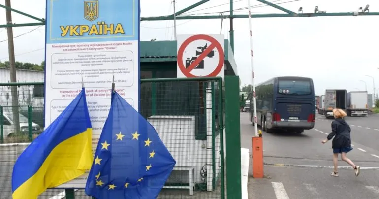 ЕС и Украина продлили транспортный безвиз до марта 2027 года
