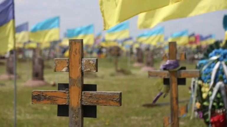 Херсонская громада почтила память воина Руслана Кучеренка