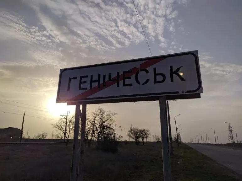Оккупанты планируют транспортный узел и торговый центр в Геническе