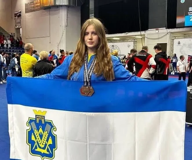 Алина Немерец из Херсонщины завоевала две медали на Чемпионате мира по Таеквон-До