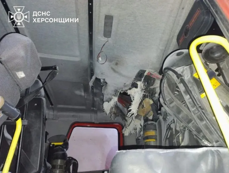 Дронова атака росіян на рятувальників у Херсоні під час гасіння пожежі