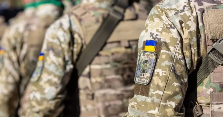 Відновлено пропуск транспортних засобів через кордон України