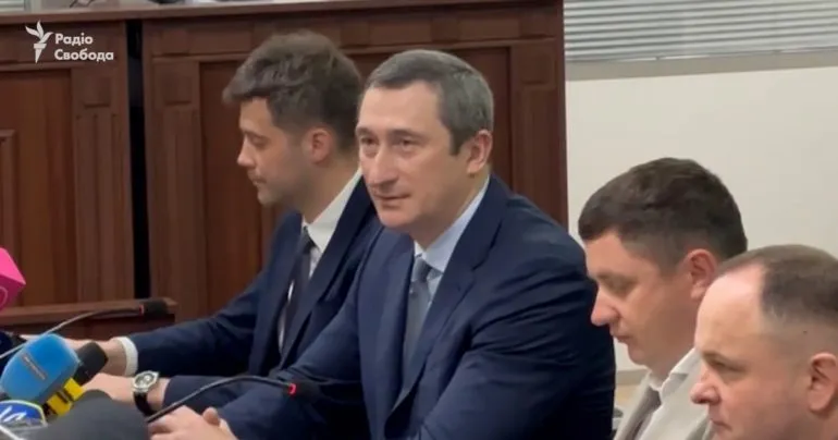 Дружина Чернишова ділить майно, щоб вивести частину з-під арешту