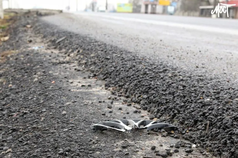 Атака російського дрона: спалах автомобіля на Бериславському шосе