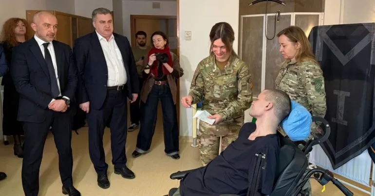 ПриватБанк вибачився перед ветераном, якому не видали картку
