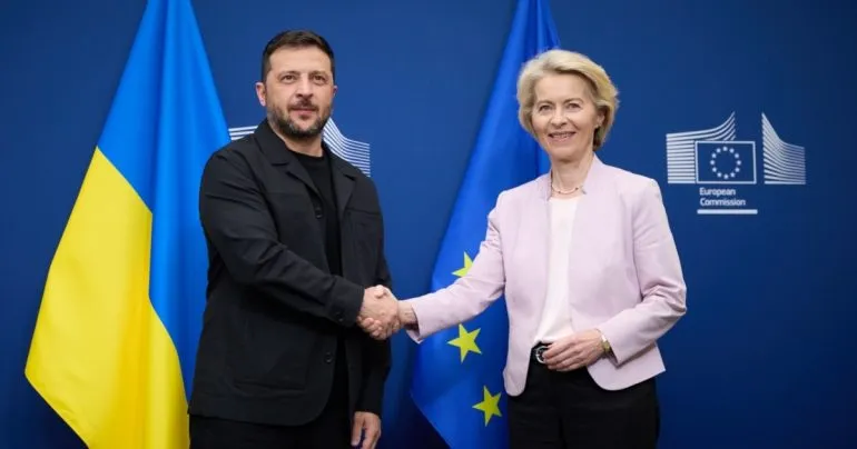 Зеленський обговорив з Урсулою фон дер Ляєн підтримку України
