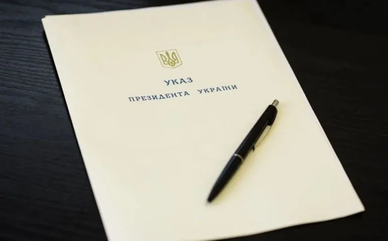 Президент Украины наградил фельдшера из Херсона званием Заслуженный работник