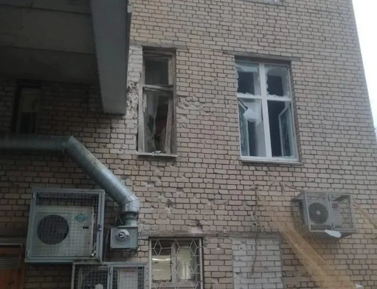 Обстрел медучреждения в Херсоне: российские войска атаковали поликлинику