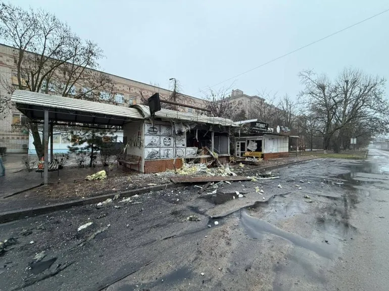 Оккупанты уничтожили пекарню депутата в Херсоне во время обстрела