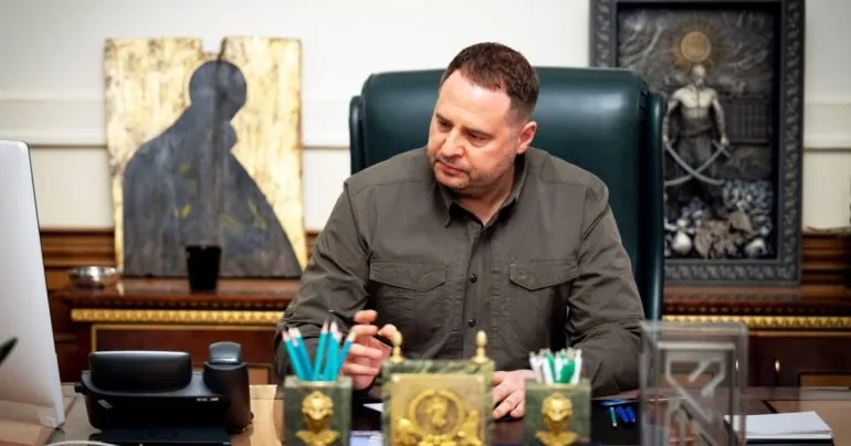 Єрмак у Києві: розслідувачі виявили його та не отримали коментарів