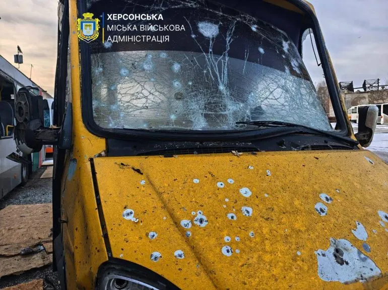 Россияне атаковали коммунальное предприятие в Херсоне дронами