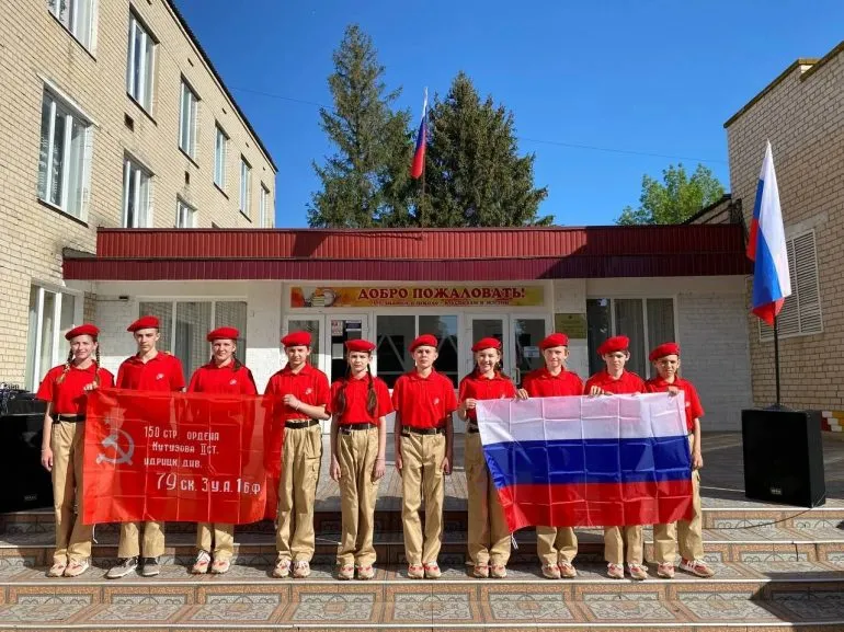 Координатори ‘Юнармії’ в Херсонщині отримали підозри за підготовку дітей до служби в РФ