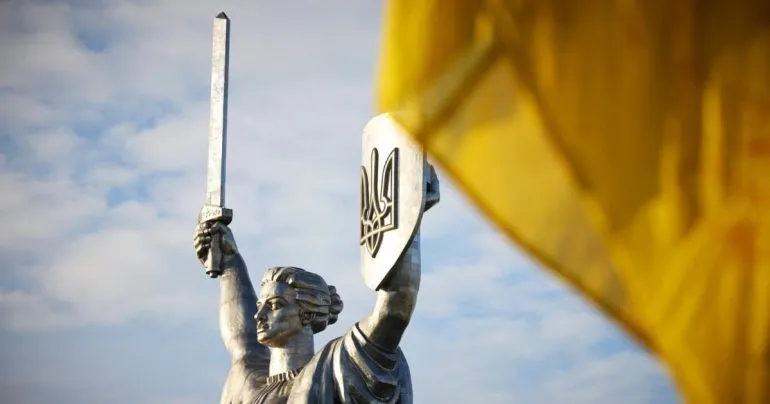 65% украинцев считают войну основным вызовом для Украины