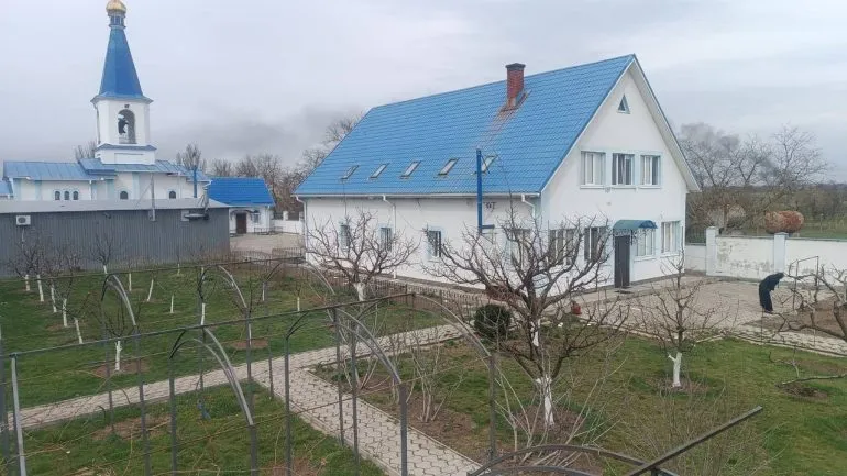 Российские военные обстреляли женский монастырь в Белозерской громаде