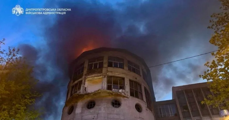 Росія атакувала Дніпро: постраждала жінка та пошкоджено будівлі