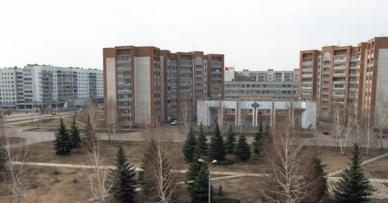 Атака дронов на Стерлитамак: взрывы в российском городе