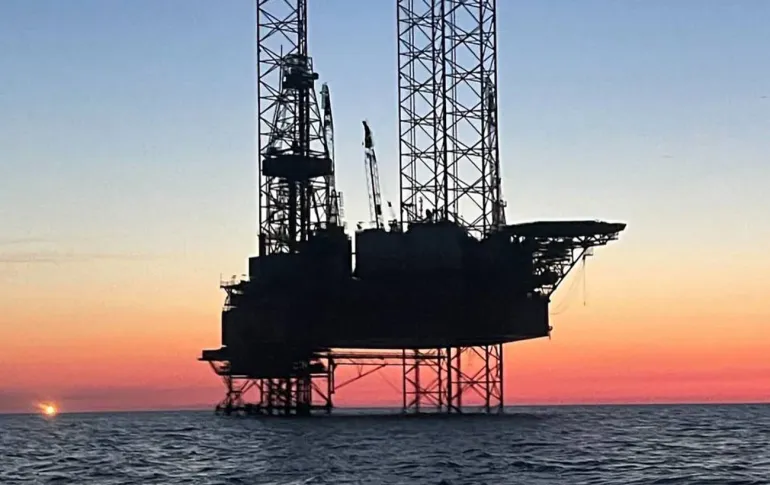ЗСУ поразили буровую установку Сиваш в море