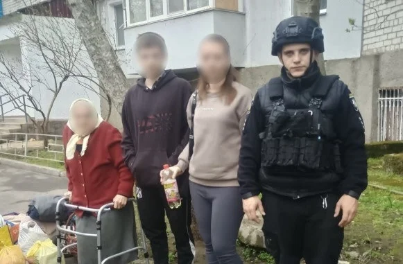 Эвакуация семьи из обстреливаемого села Херсонщины