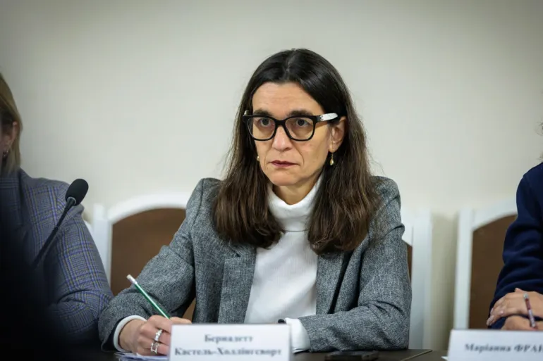 УВКБ ООН висловлює занепокоєння через удар по гуманітарному автомобілю в Херсоні