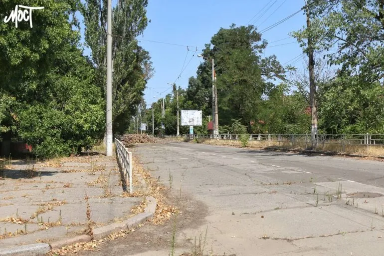 Разрушения на улице Перекопской в Херсоне: последствия обстрелов