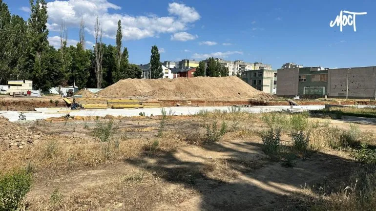 Поліція розслідує зникнення 26 мільйонів під час будівництва укриття у Херсоні