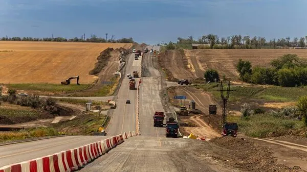 Сальдо ограничил движение грузовиков по трассе Р-280 в сторону Крыма