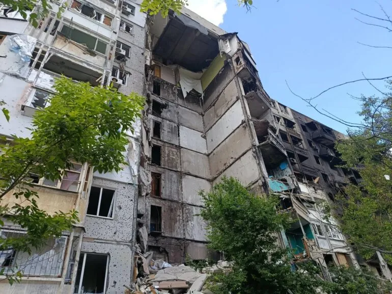 Вулиця Перекопська в Херсоні: наслідки війни на фото