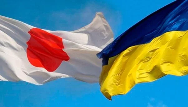 Херсон отримав 16 нових контейнерів для сміттєвоза від Японії